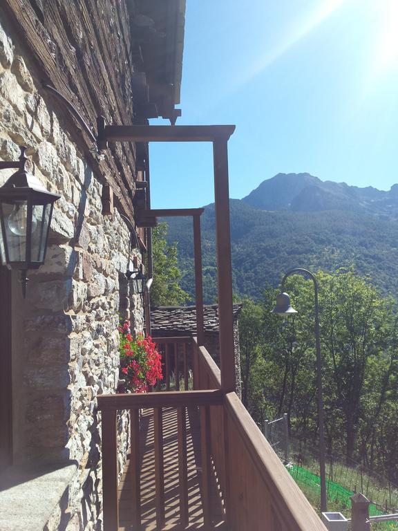 Le Petit Coeur Hotel Fontainemore Buitenkant foto