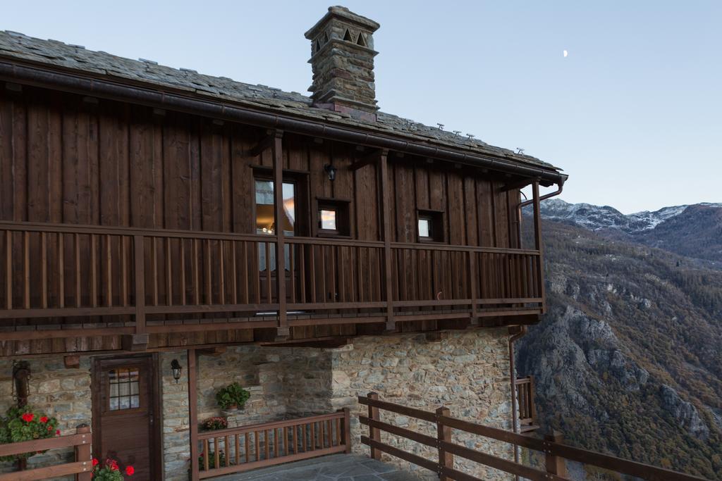 Le Petit Coeur Hotel Fontainemore Buitenkant foto