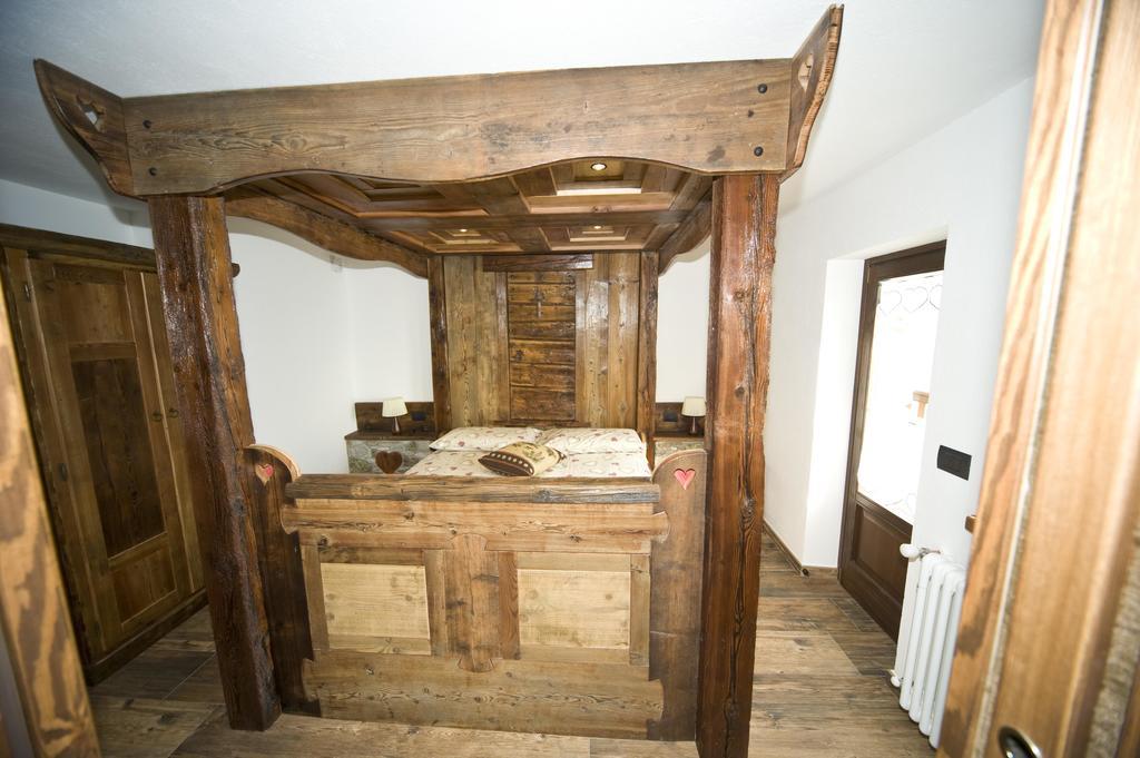 Le Petit Coeur Hotel Fontainemore Buitenkant foto