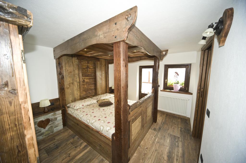 Le Petit Coeur Hotel Fontainemore Buitenkant foto