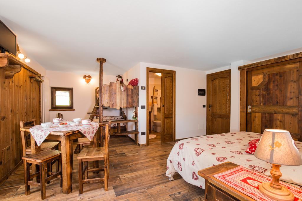 Le Petit Coeur Hotel Fontainemore Buitenkant foto