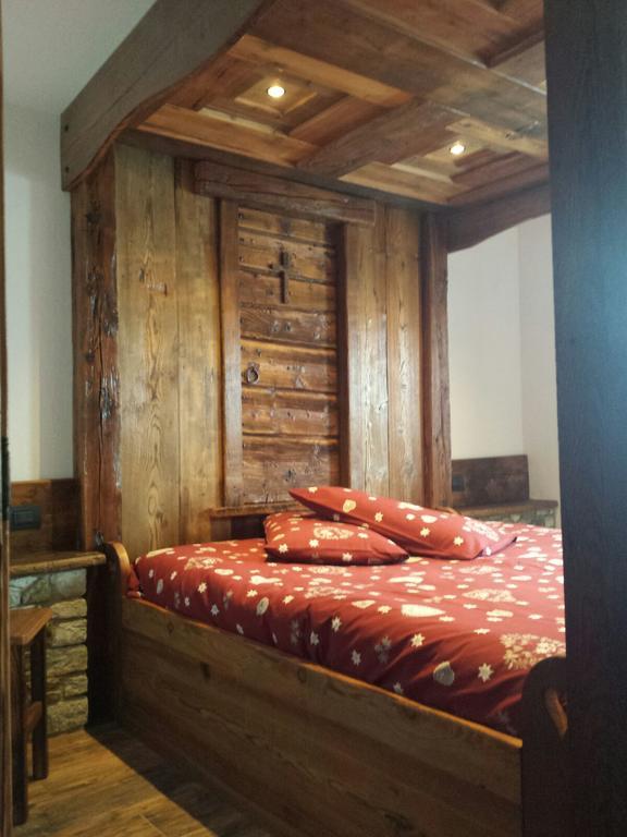 Le Petit Coeur Hotel Fontainemore Buitenkant foto