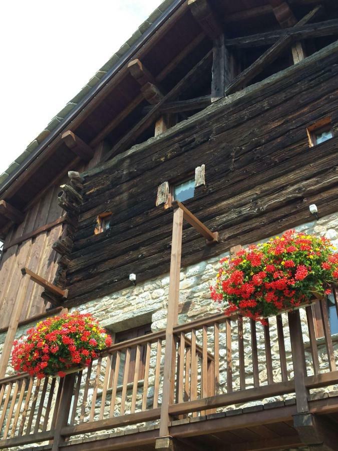 Le Petit Coeur Hotel Fontainemore Buitenkant foto
