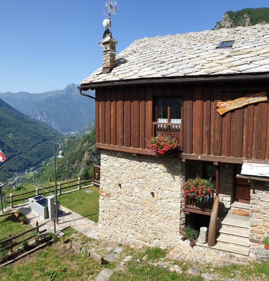Le Petit Coeur Hotel Fontainemore Buitenkant foto